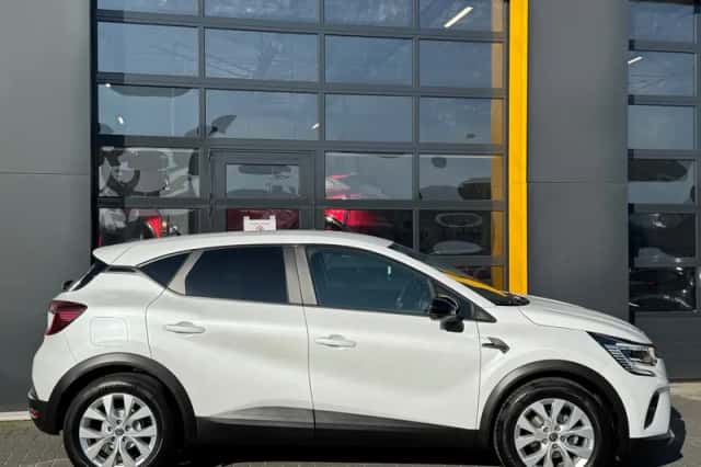 Renault Captur (2021) thumbnail 3