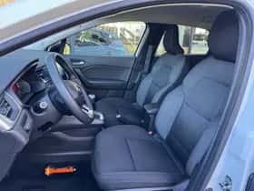 Renault Captur (2021) thumbnail 4