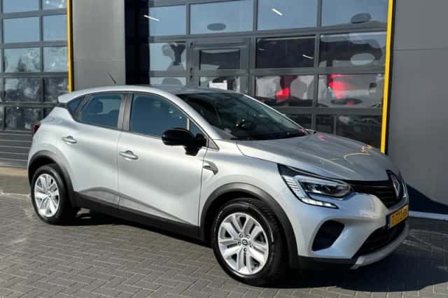 Renault Captur (2023) thumbnail 1