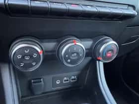 Renault Captur (2023) thumbnail 16