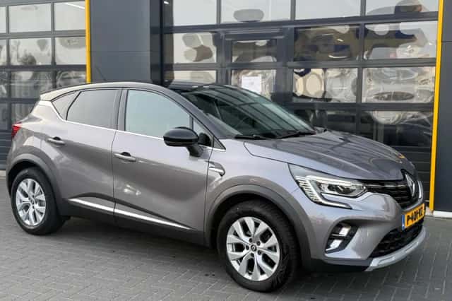 Renault Captur (2022) thumbnail 1