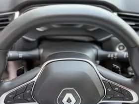 Renault Captur (2022) thumbnail 17