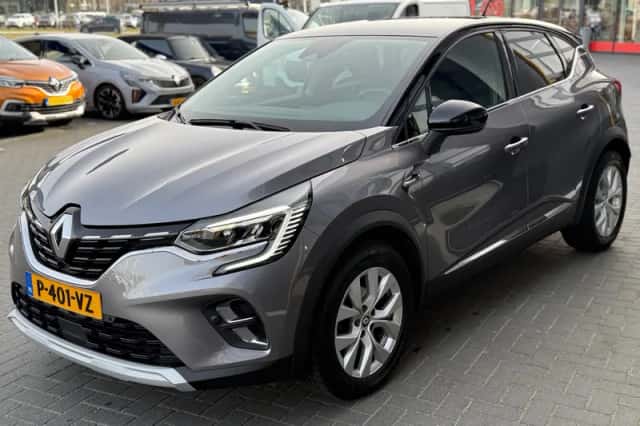 Renault Captur (2022) thumbnail 5