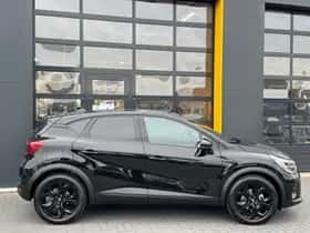 Renault Captur (2022) thumbnail 2