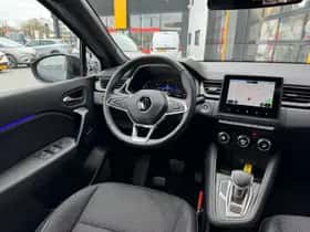 Renault Captur (2022) thumbnail 11