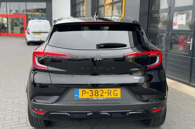 Renault Captur (2022) thumbnail 6