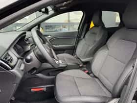 Renault Captur (2022) thumbnail 8