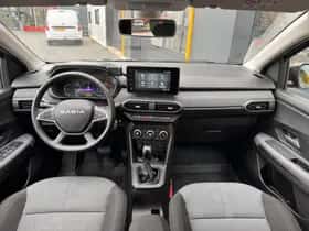 Dacia Jogger (2023) thumbnail 2