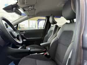 Renault Captur (2024) thumbnail 4