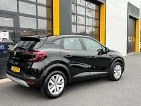 Renault Captur (2023) thumbnail 5