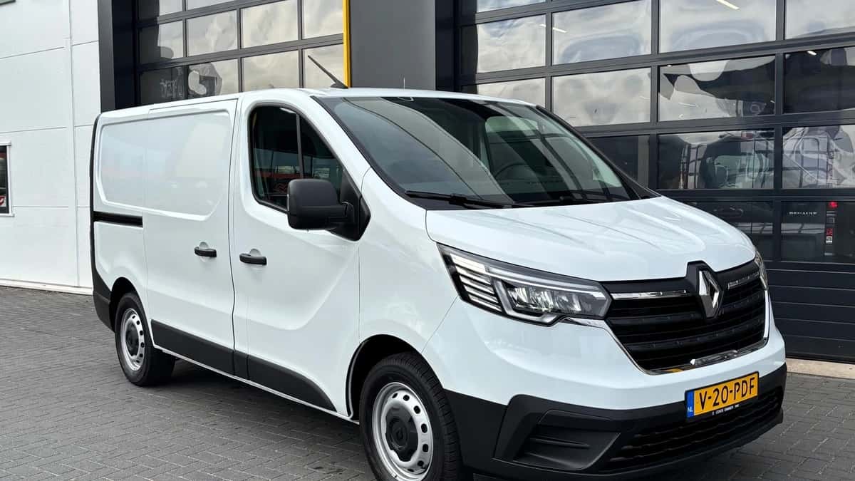 Renault Trafic (2024) — foto 1