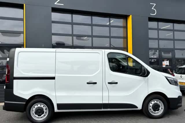 Renault Trafic (2024) thumbnail 3