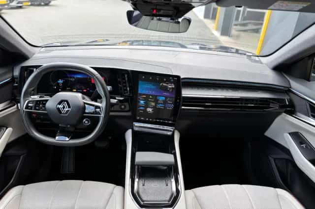 Renault Espace (2024) thumbnail 2
