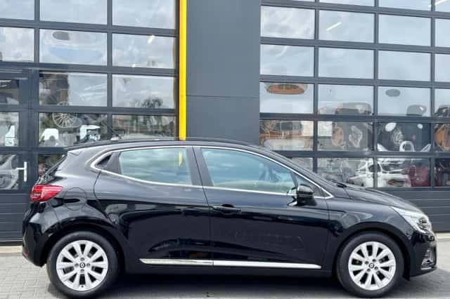 Renault Clio (2022) thumbnail 3