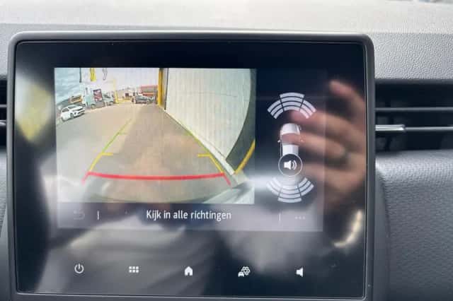 Renault Clio (2022) thumbnail 6