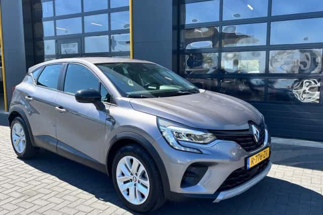 Renault Captur (2023) thumbnail 1