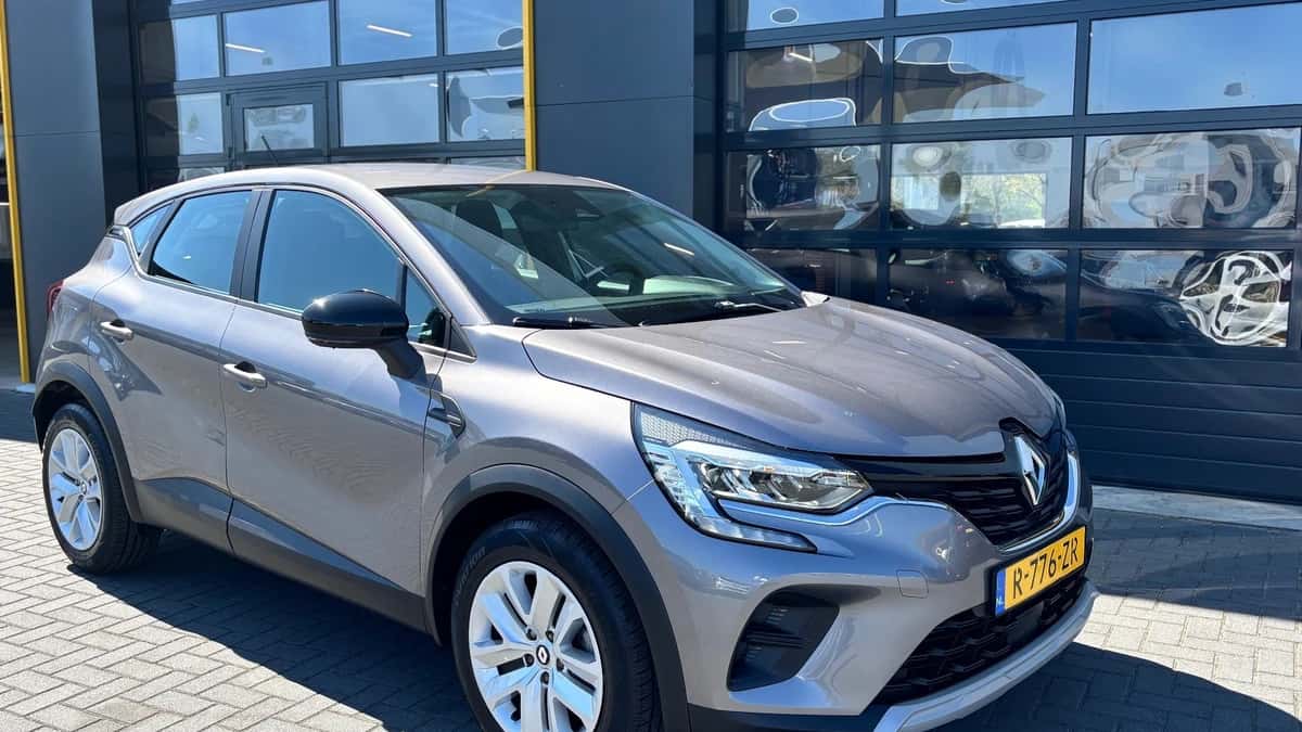 Renault Captur (2023) — foto 1