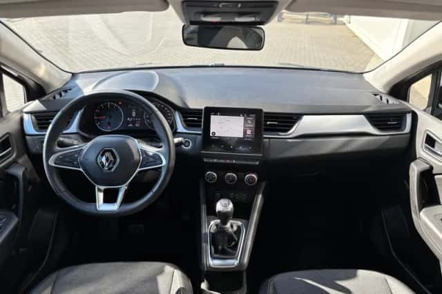 Renault Captur (2023) thumbnail 2