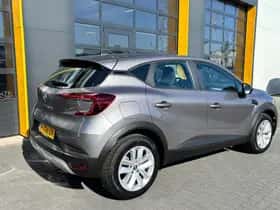 Renault Captur (2023) thumbnail 3