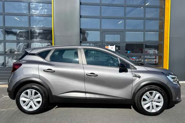 Renault Captur (2023) thumbnail 5