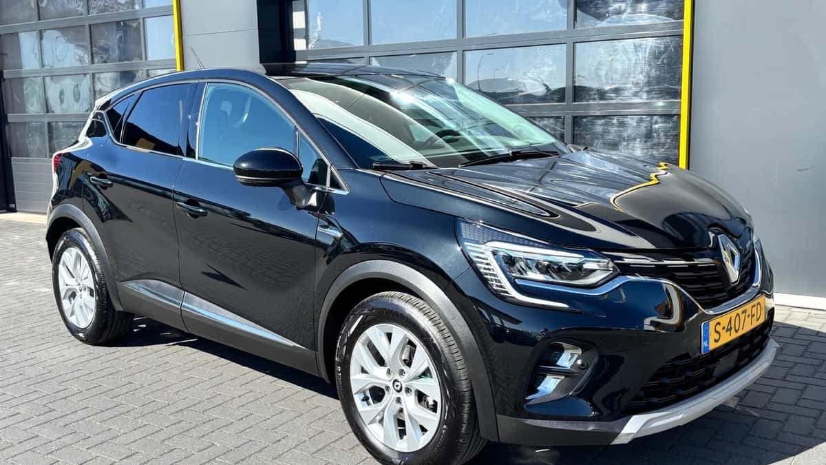Renault Captur (2022) — foto 1