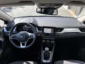Renault Captur (2022) thumbnail 2