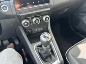 Renault Captur (2022) thumbnail 11