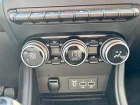 Renault Captur (2022) thumbnail 8