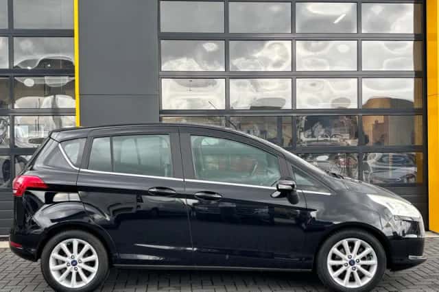 Ford B-Max (2016) thumbnail 3