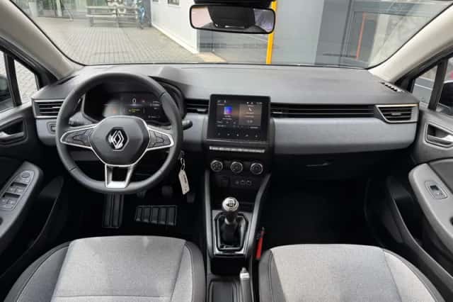 Renault Clio (2024) thumbnail 2