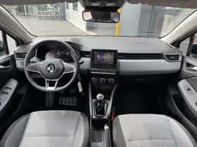 Renault Clio (2024) thumbnail 2