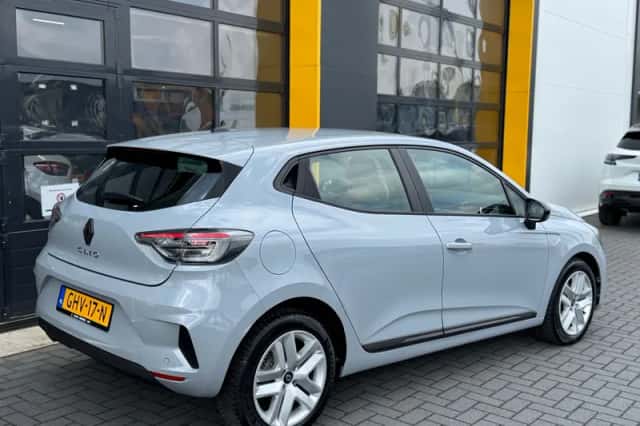 Renault Clio (2024) thumbnail 3