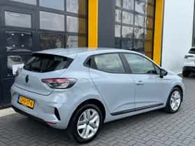 Renault Clio (2024) thumbnail 3