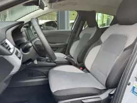 Renault Clio (2024) thumbnail 4