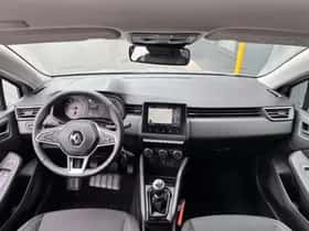 Renault Clio (2023) thumbnail 2