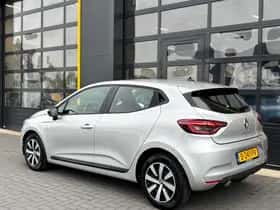 Renault Clio (2023) thumbnail 3