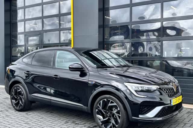 Renault Arkana (2024) thumbnail 1