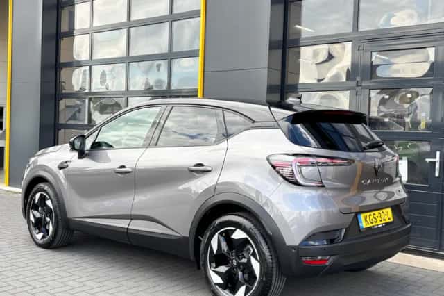 Renault Captur (2025) thumbnail 3