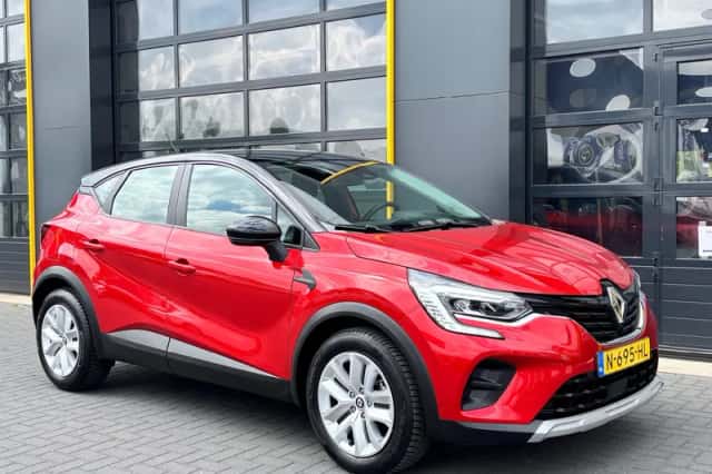Renault Captur (2021) thumbnail 1