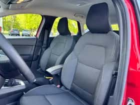 Renault Captur (2021) thumbnail 2