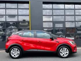 Renault Captur (2021) thumbnail 3