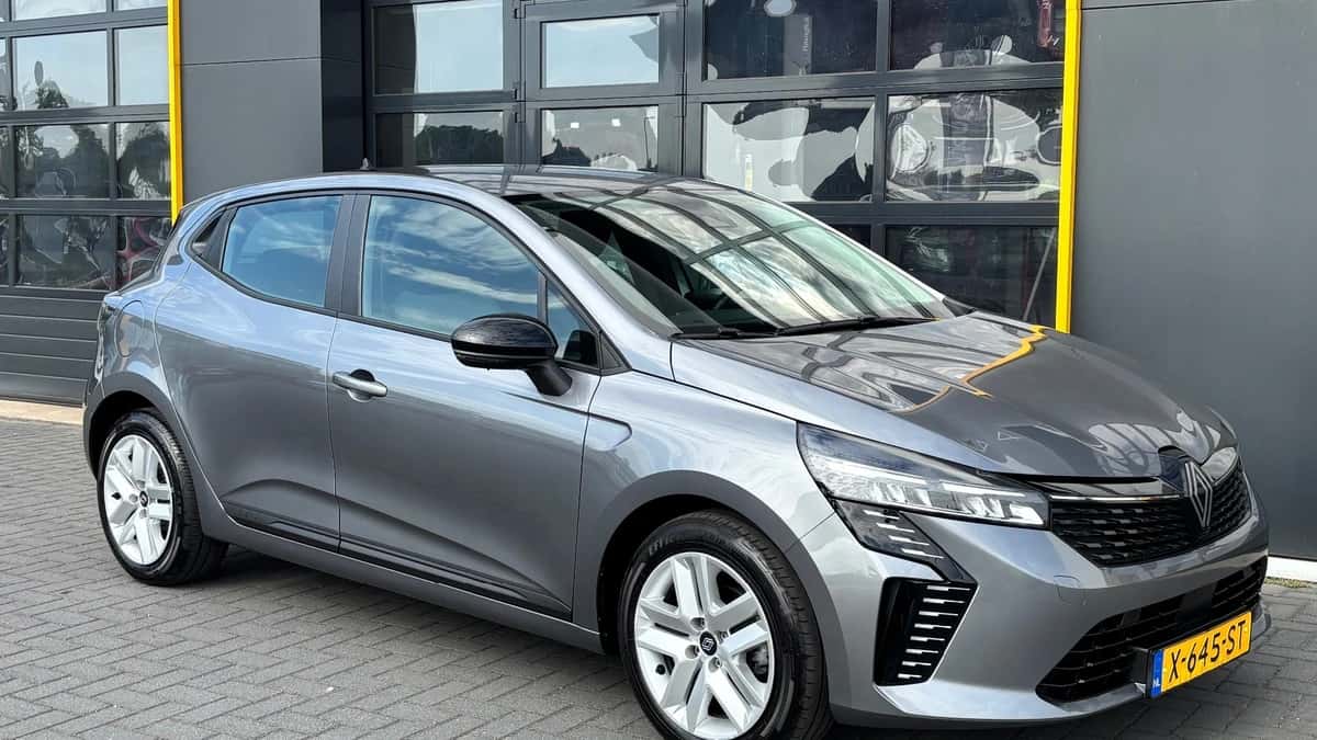 Renault Clio (2024) — foto 1