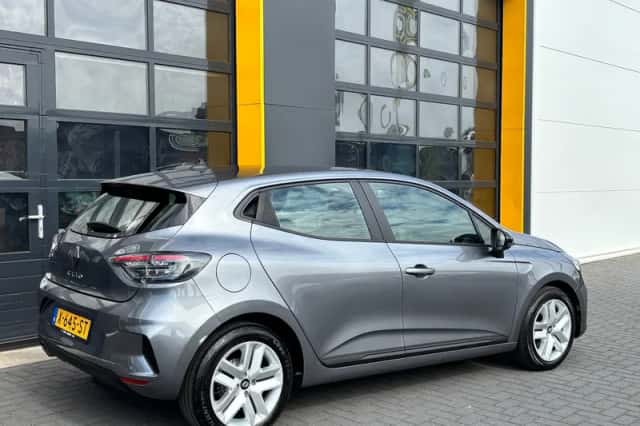 Renault Clio (2024) thumbnail 5