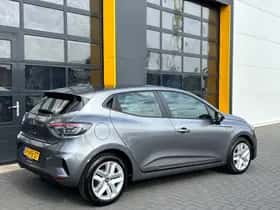 Renault Clio (2024) thumbnail 5