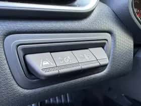 Renault Clio (2023) thumbnail 23
