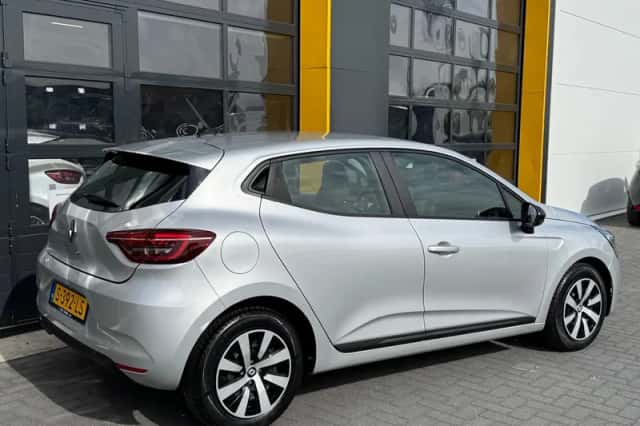 Renault Clio (2023) thumbnail 5