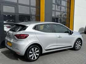 Renault Clio (2023) thumbnail 5