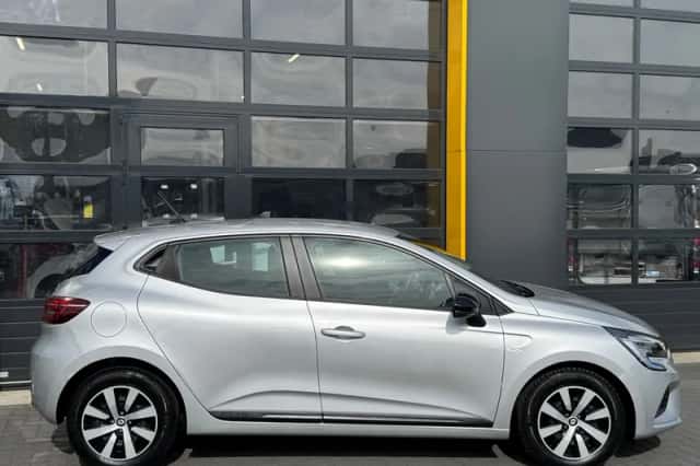 Renault Clio (2023) thumbnail 6