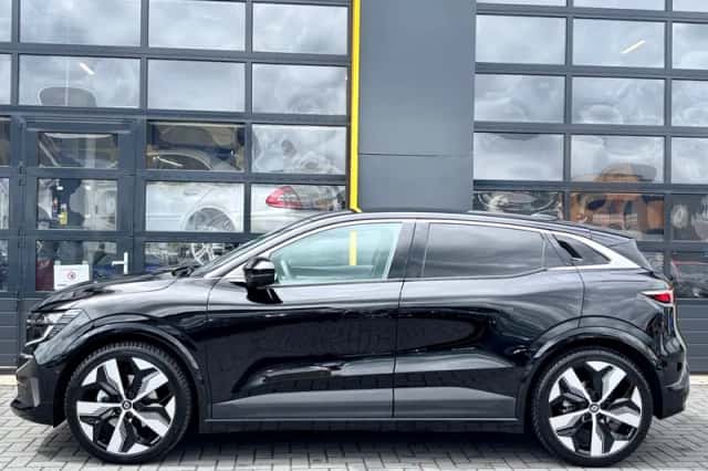 Renault Mégane E-Tech (2025) thumbnail 3