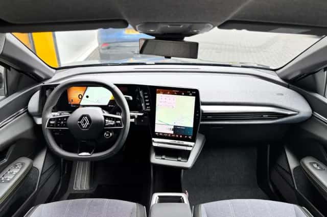 Renault Mégane E-Tech (2025) thumbnail 4